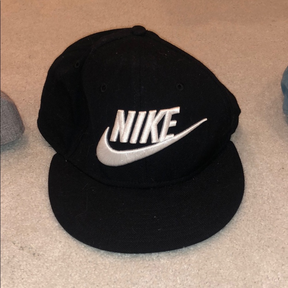 nike snapback hat